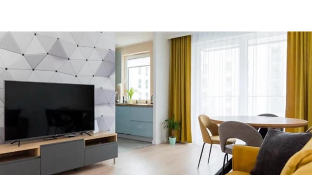 Покоївка в апартаменти біля моря